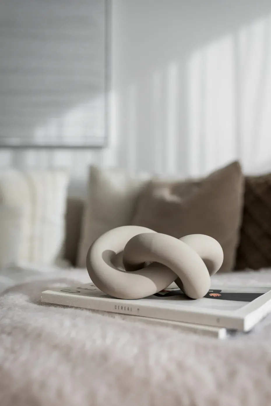 Adorno Knot Table large, Sand