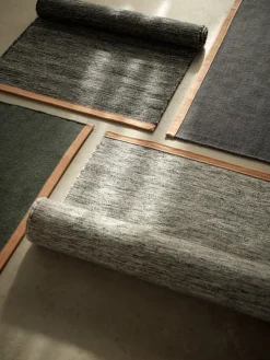 Alfombra Björk, gris oscuro, 80 x 250 cm