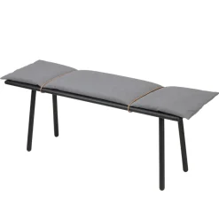 Banco Georg, Roble lacado en negro
