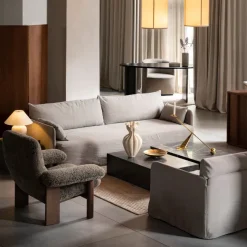 Butaca Brasilia, Dark oak-Root sheepskin