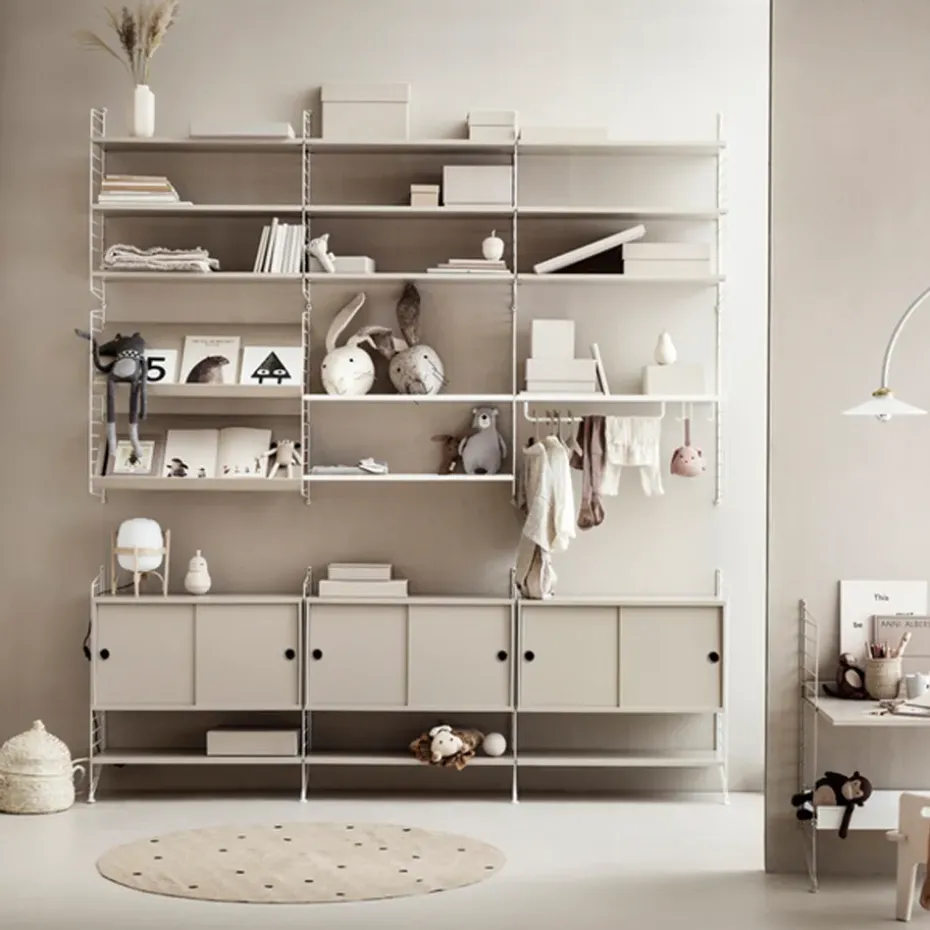 Cabinet con puertas correderas String, Fresno teñido de negro, 78x20 cm