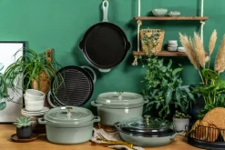 Cacerola de hierro fundido Staub La Cocotte redonda 6,7 L, Madera de eucalipto