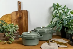 Cacerola de hierro fundido Staub La Cocotte redonda 5,2 L, Madera de eucalipto