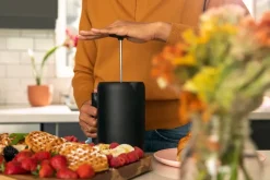 Cafetera de prensa Clara 70,9 cl, Matte black