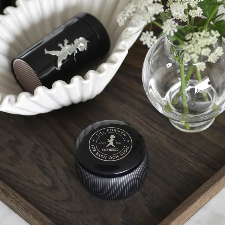 Caja de regalo Solstickan con vela aromática + bote con cerillas, Negro-vela perfumada de madera de cedro