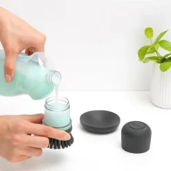 Cepillo para platos con dispensador Brabantia, gris oscuro