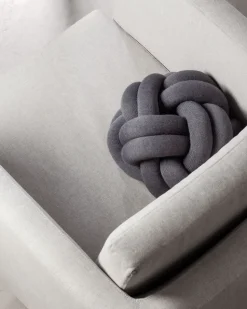 Cojín Knot, gris