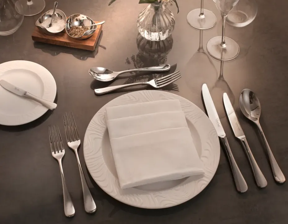 Cubertería Radford brillante, 24 piezas + 6 cuchillos de grill