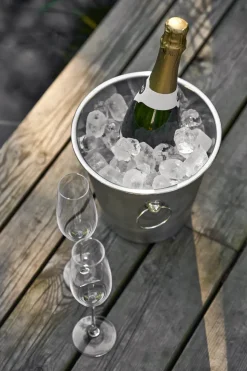 Cubitera Nordwik, Acero inoxidable