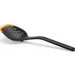 Cuchara de cocina con agujeros Functional Form 29,6 cm, negro