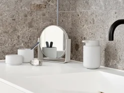 Espejo de mesa Ume con 5x aumento 19x19,5 cm, Soft grey