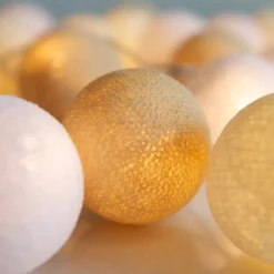 Guirnalda de luces Creamy White, 35 bolas