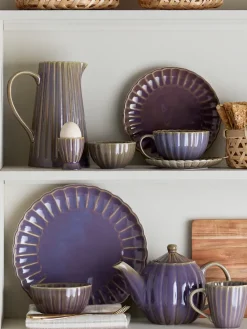 Huevera Latina, Purple