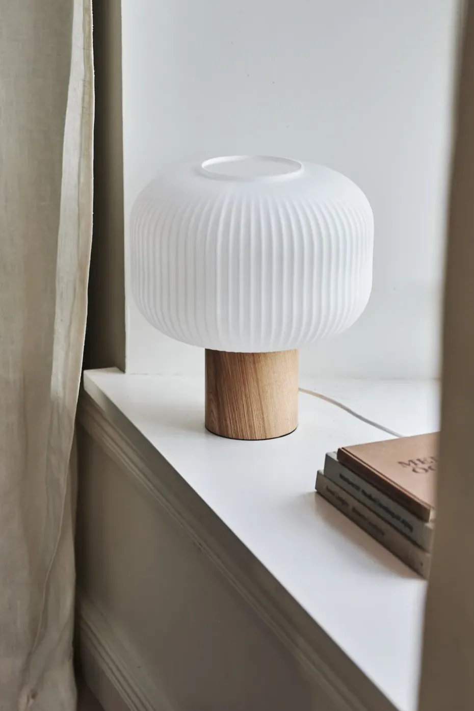 Lámpara de mesa Fair 34,5 cm, Vidrio escarchado-fresno