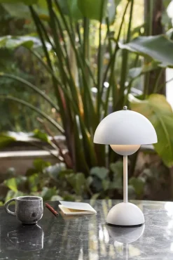 Lámpara de mesa Flowerpot portable VP9, Matt white