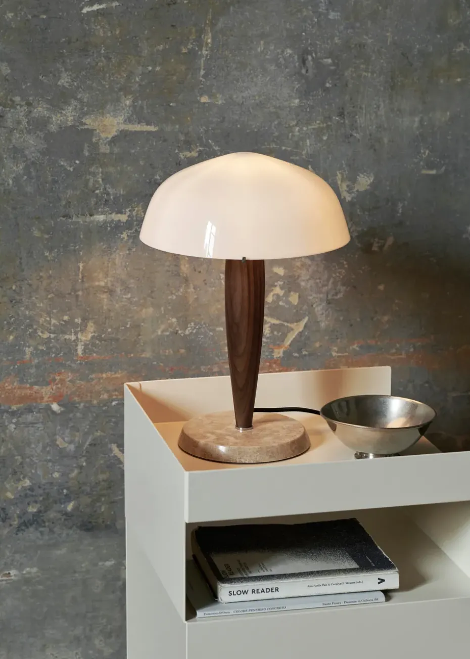 Lámpara de mesa Herman SHY3, nogal y mármol crema, cable textil