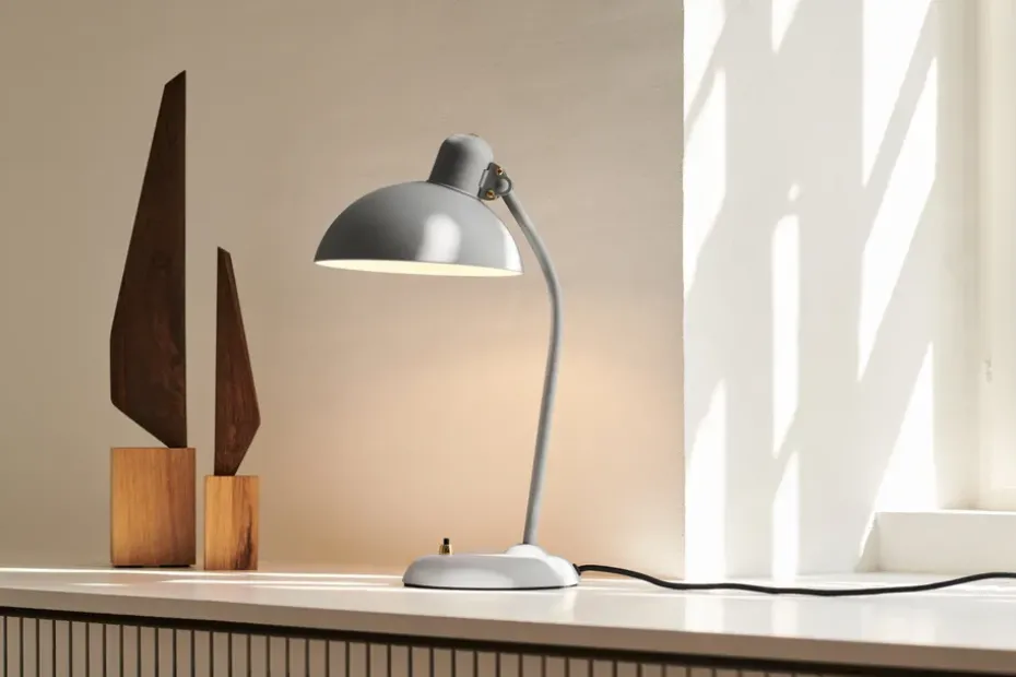 Lámpara de mesa Kaiser Idell 6556-T, Easy Grey