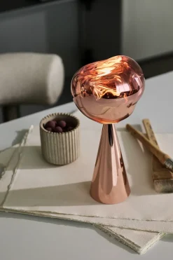 Lámpara de mesa Melt Portable, Cobre
