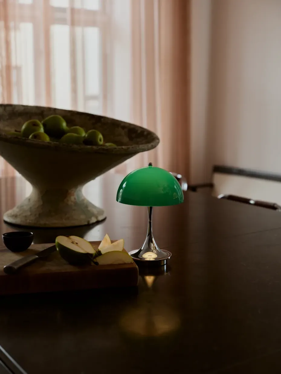 Lámpara de mesa Panthella 160 Portable v3, Original Opal Green