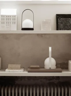 Lámpara de mesa portátil Carrie, Blanco