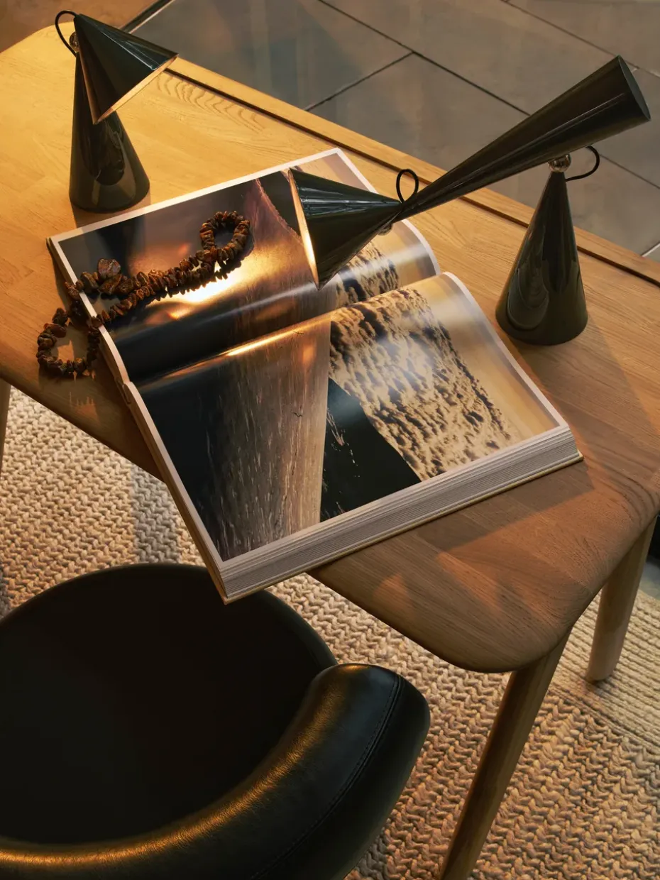 Lámpara de mesa Pose Portable LED, Verde alga