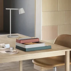 Lámpara de mesa Tip, gris