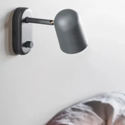 Lámpara de pared Buddy, instalación fija, gris oscuro