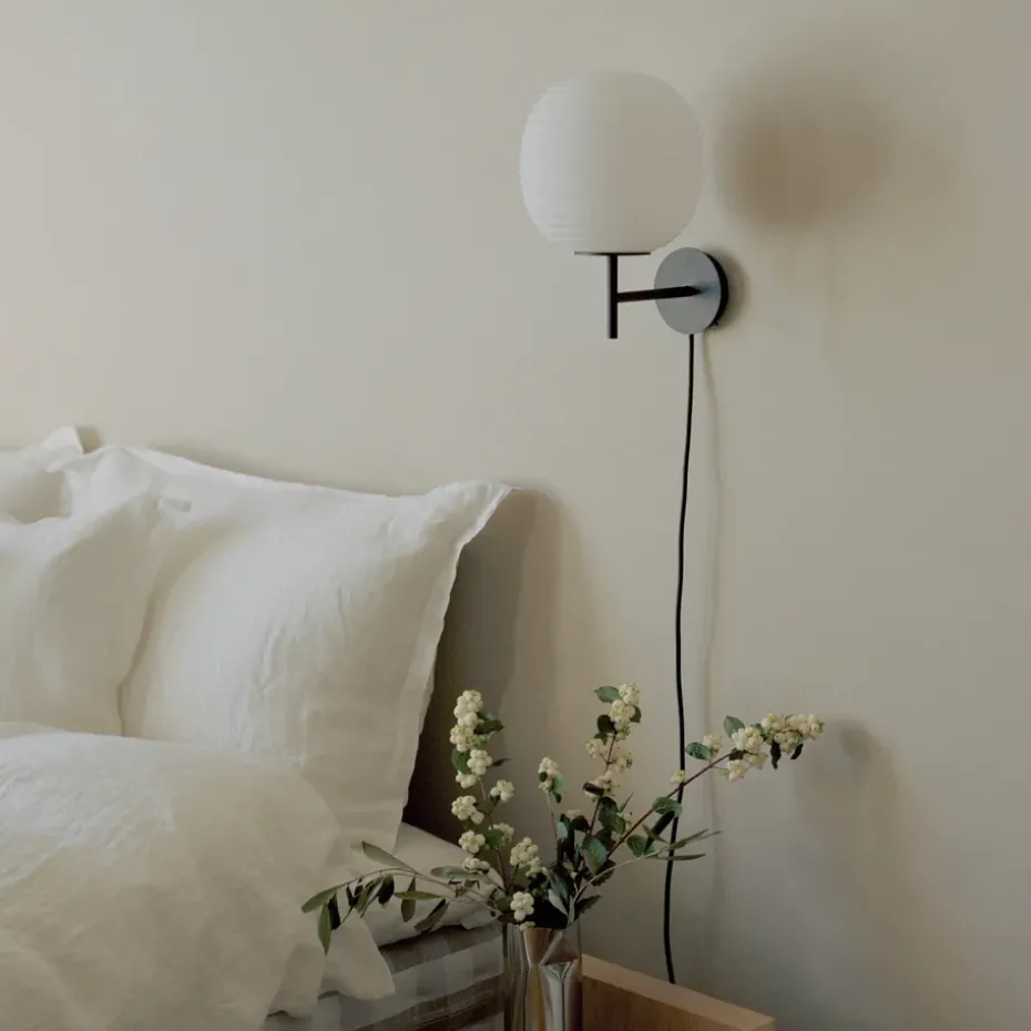Lámpara de pared Lantern small, Frosted White opal glass