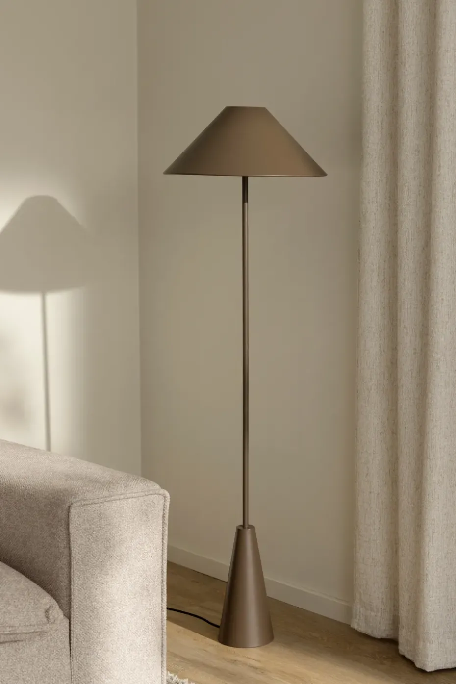 Lámpara de pie Cannes 140 cm, Mocha