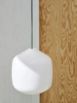 Lámpara de techo Buoy Ø20 cm, Opal glass-amber yellow