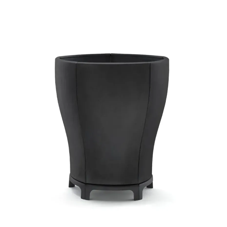 Maceta Blom, Negro
