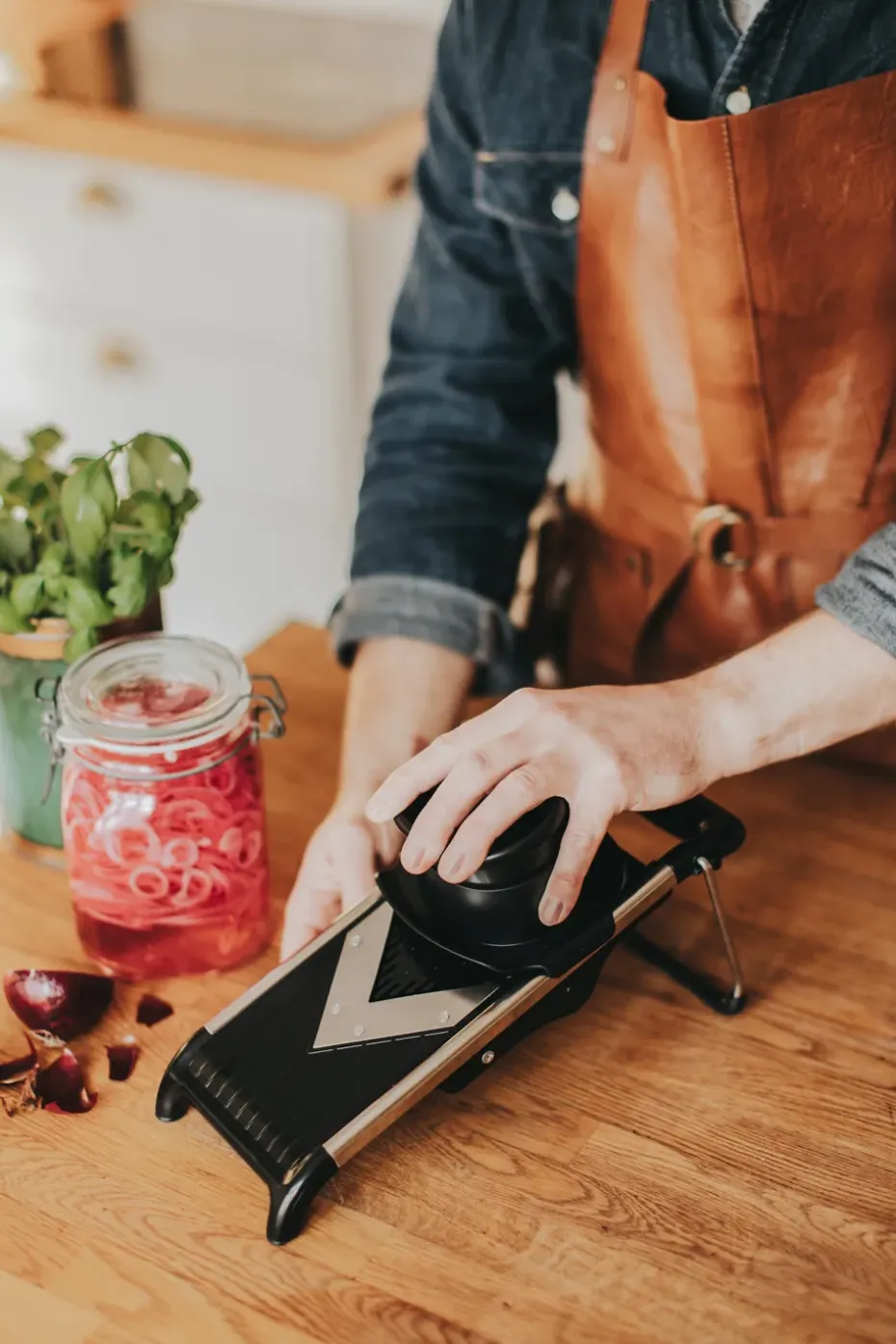 Mandolina con soporte Mara, 31,3 x 14,2 x 10,5 cm
