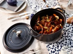 Mango en metal Staub, Pollo