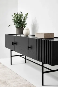 Mesa auxiliar Array baja, 150 cm, Roble pintado negro