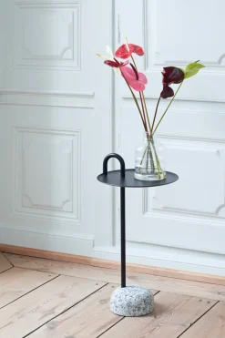 Mesa auxiliar Bowler, Black-granite