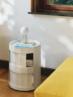 Mesa auxiliar Facet Cabinet 20, Eggshell