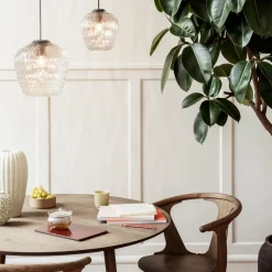 Mesa In Between SK4, Roble aceitado ahumado