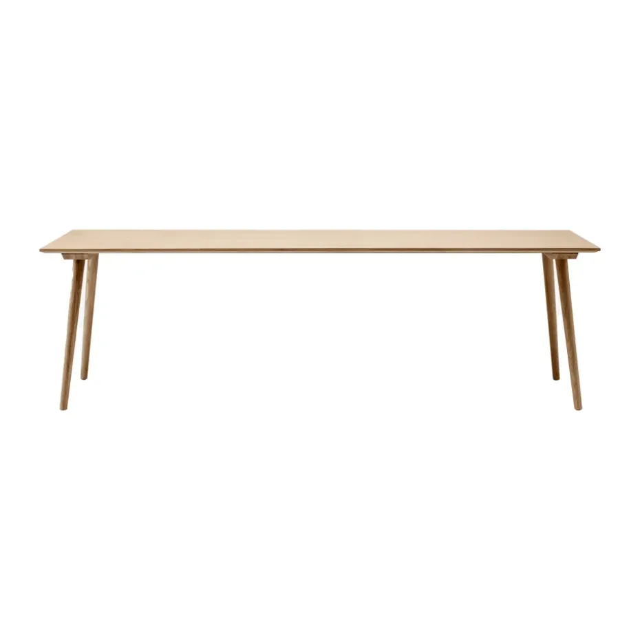 Mesa In Between SK6, Roble lacado transparente