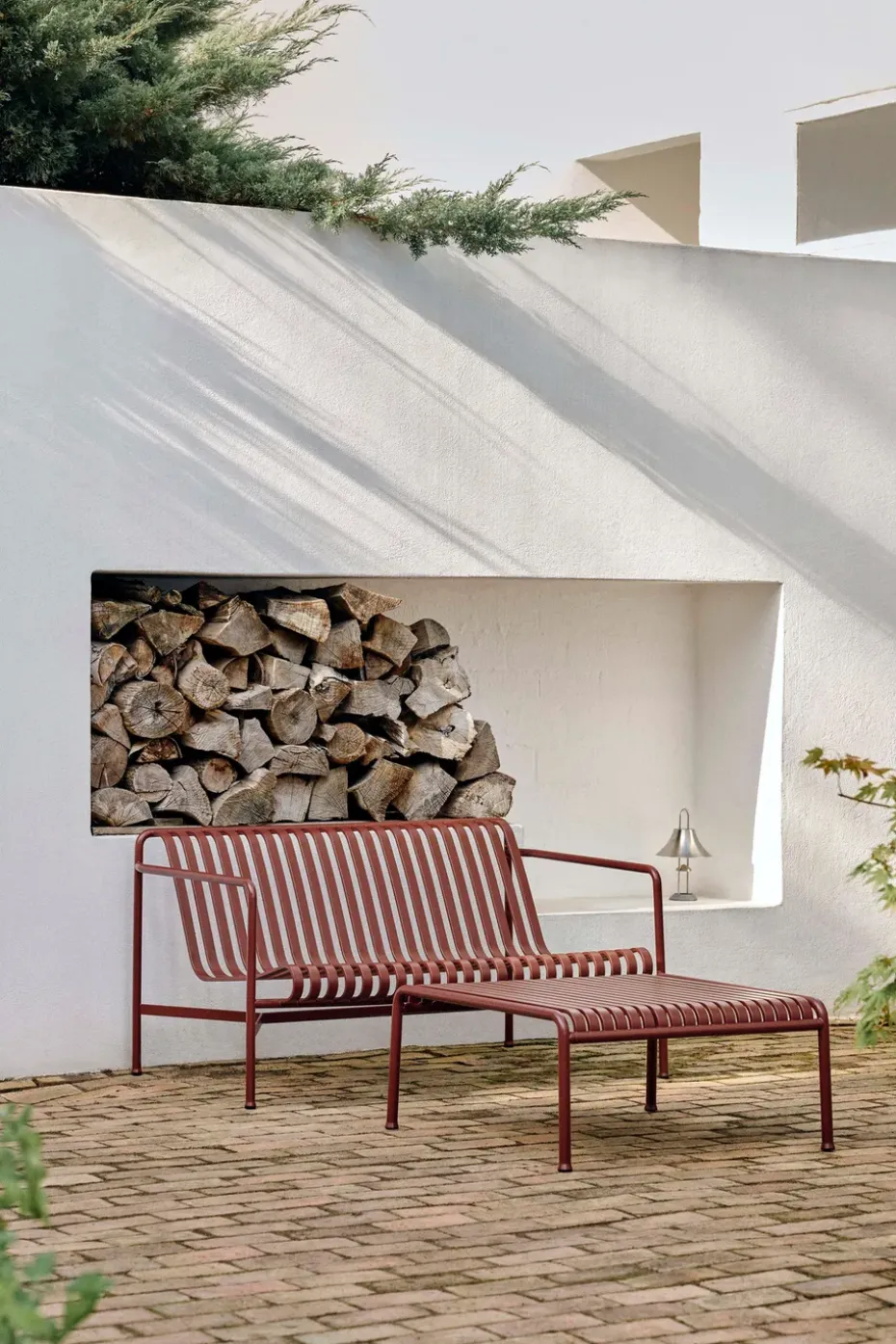 Mesa 81,5x86x38 cm Palissade Low Table, Iron red