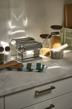 Máquina de pasta Nordwik, Acero inoxidable