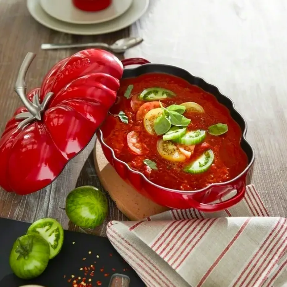 Olla de tomate de hierro fundido Staub 2,9 l, rojo