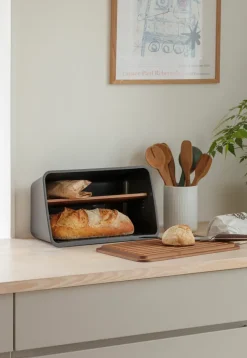 Panera Nordic kitchen , Black