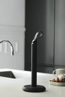 Portarrollos de papel cocina Grab, Roble teñido negro