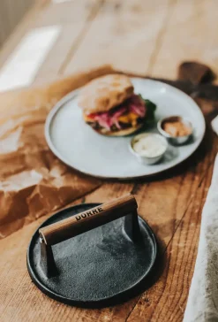 Prensa para hamburguesas Hally Ø17,7 cm, Hierro fundido-acacia