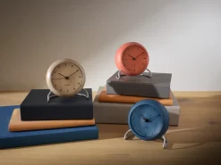 Reloj de mesa AJ City Hall, Sandy beige