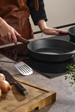 Sartén de hierro fundido con mango de madera Nordwik, 28 cm
