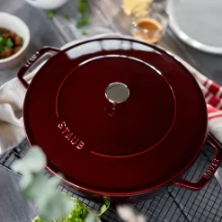 Sartén para saltear Staub Chistera de hierro fundido Ø24 cm, Rojo granadina