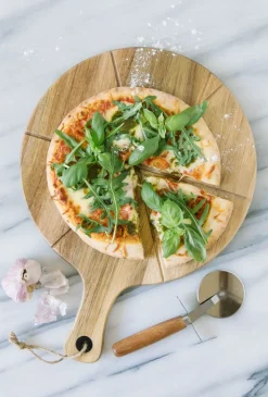 Set de pizza Sade, cortador de pizza y tabla de cortar Ø32 cm, acacia