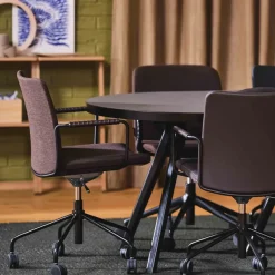 Silla de oficina elevable/bajable sin basculación Stella, Cuero elmosoft 99999 negro, base de cromo, respaldo flexible