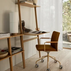 Silla de oficina elevable/bajable sin basculación Stella, Cuero elmosoft 99999 negro, base de cromo, reposabrazos forrado en cuero, respaldo flexible